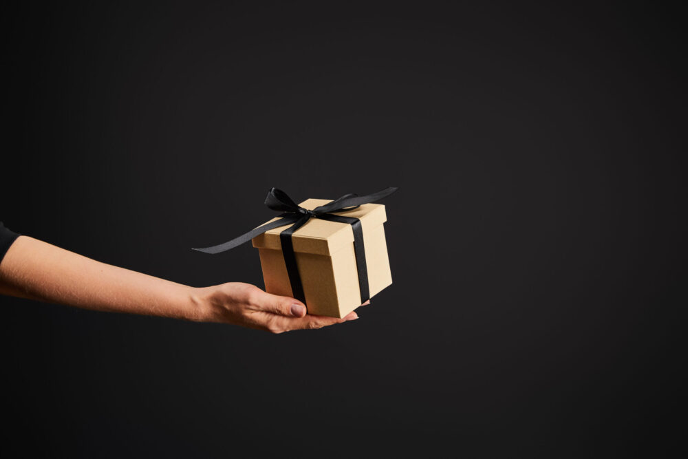 hand holding gift